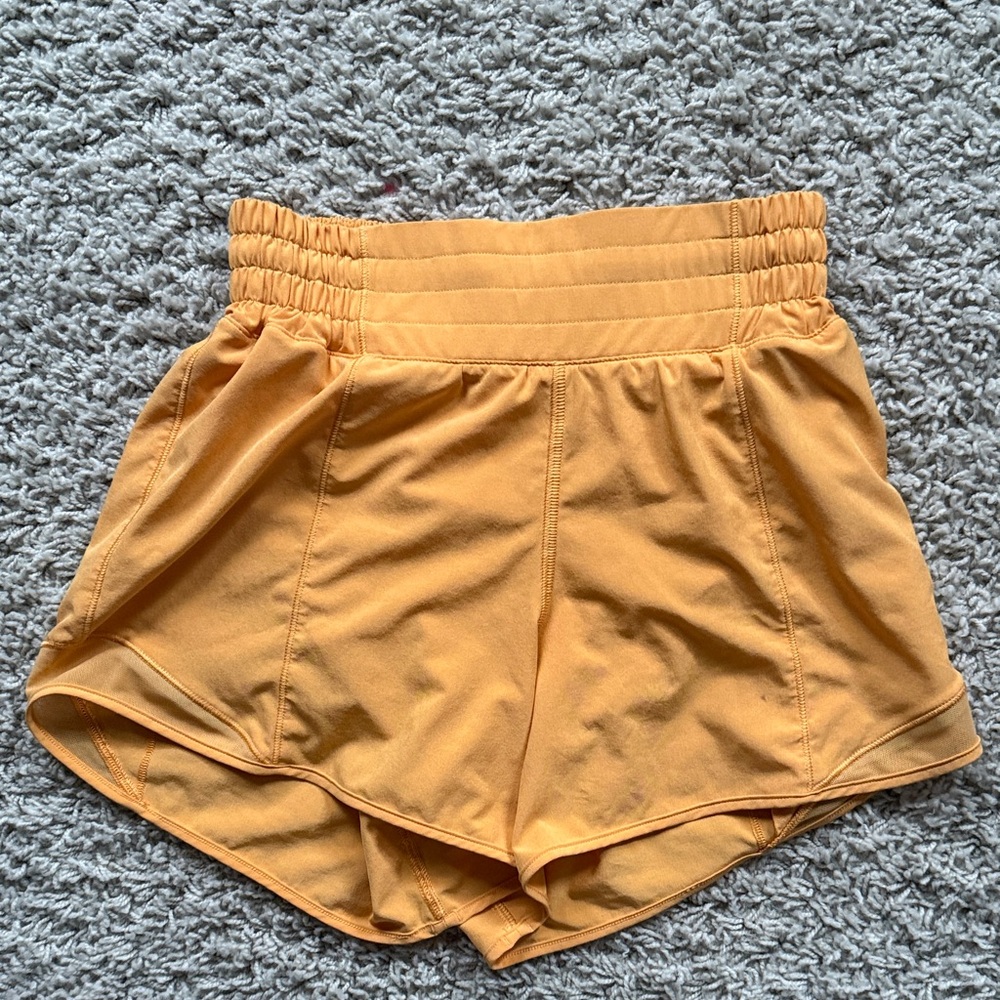 Lululemon Hotty Hot Shorts 4” Lined Shorts sz 2